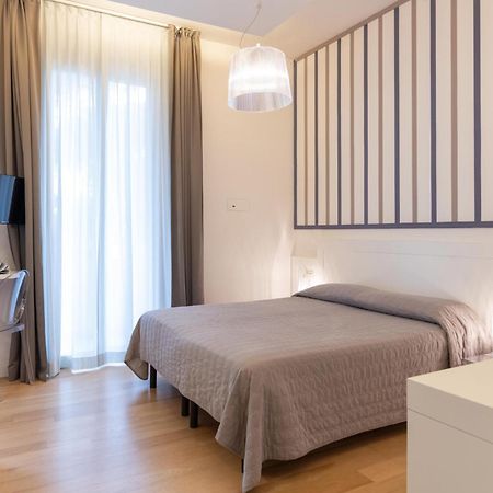 Perla Verde Hotel Milano Marittima Buitenkant foto
