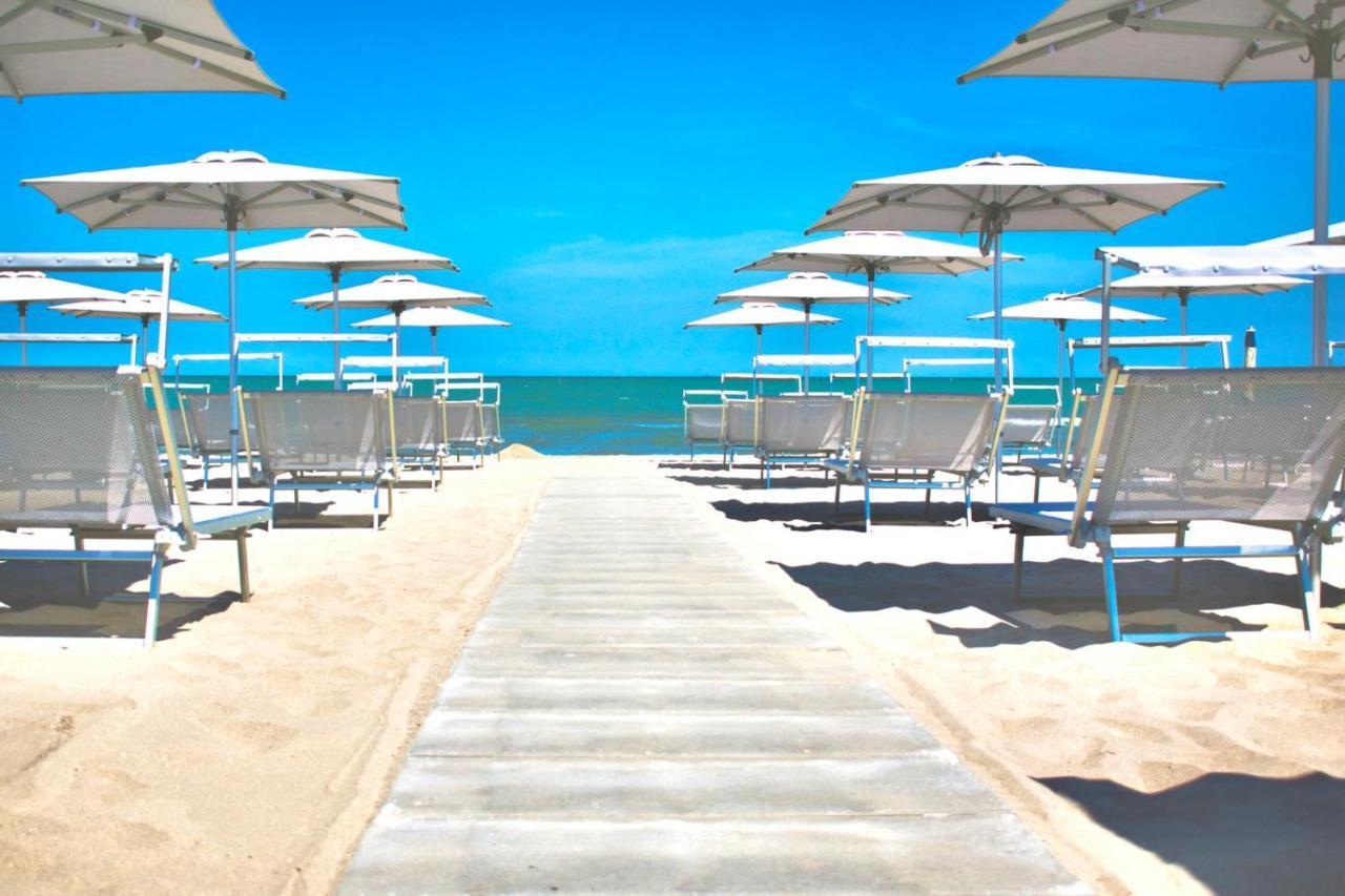 Perla Verde Hotel Milano Marittima Buitenkant foto