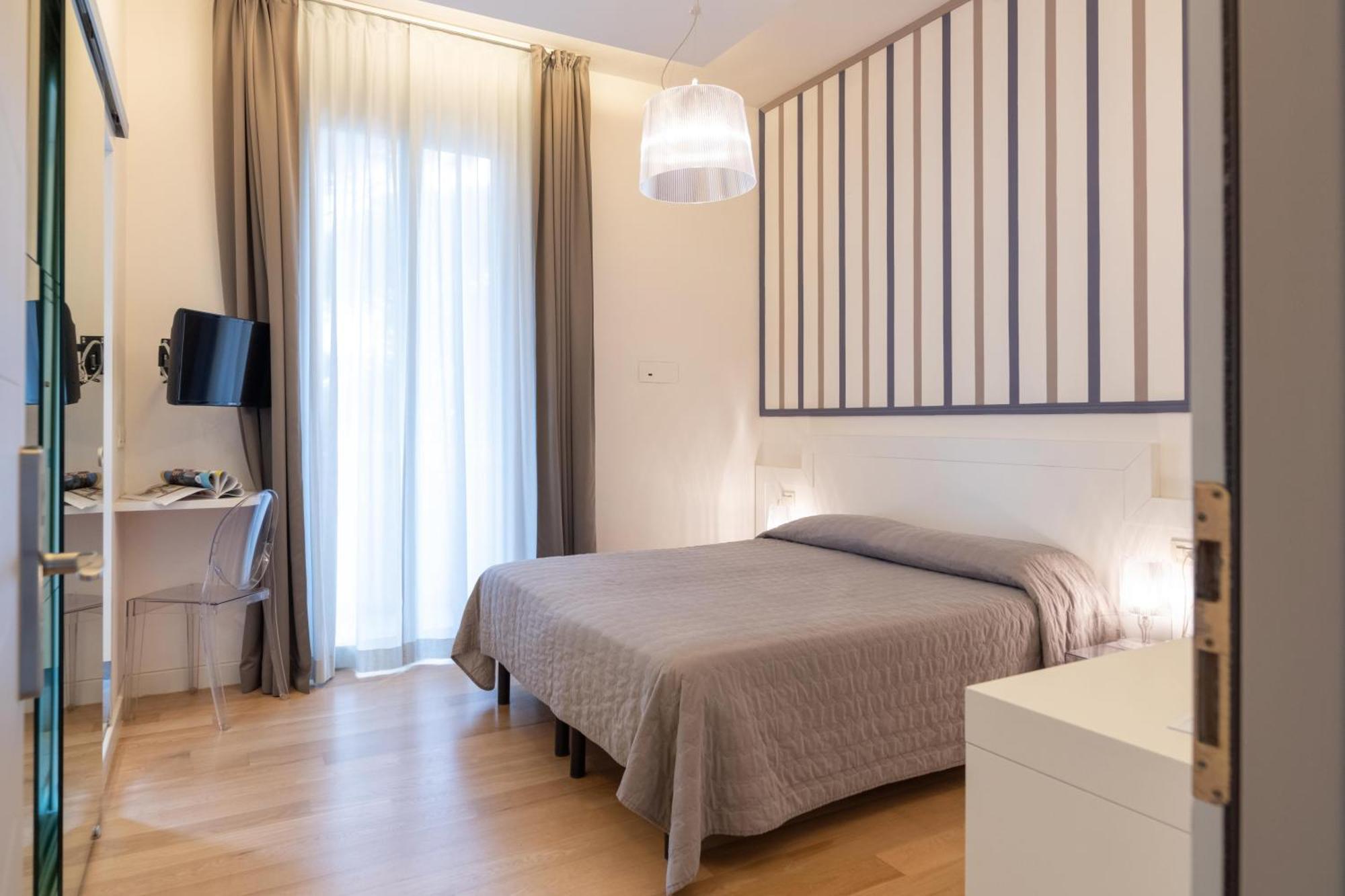 Perla Verde Hotel Milano Marittima Buitenkant foto