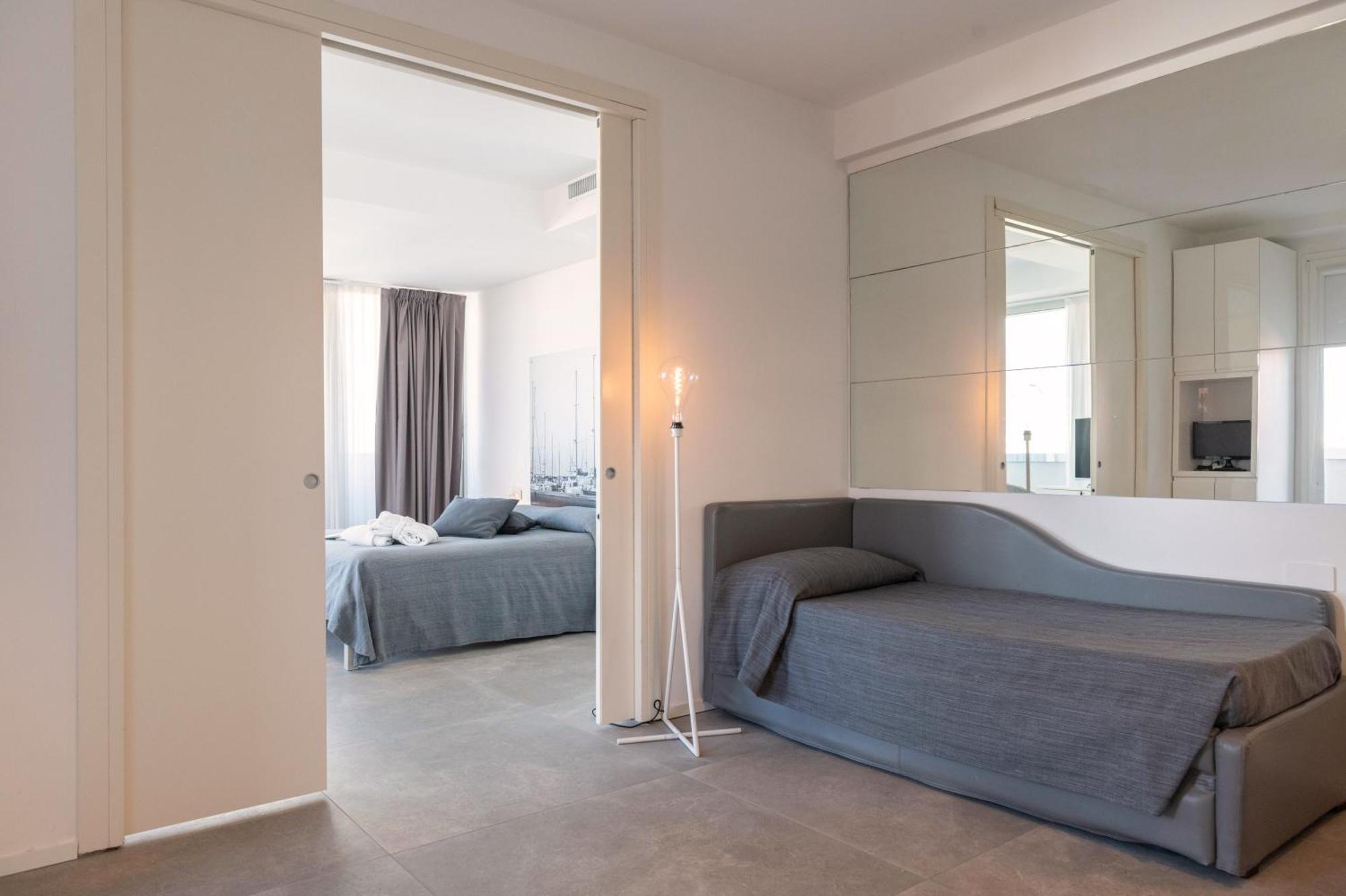 Perla Verde Hotel Milano Marittima Buitenkant foto