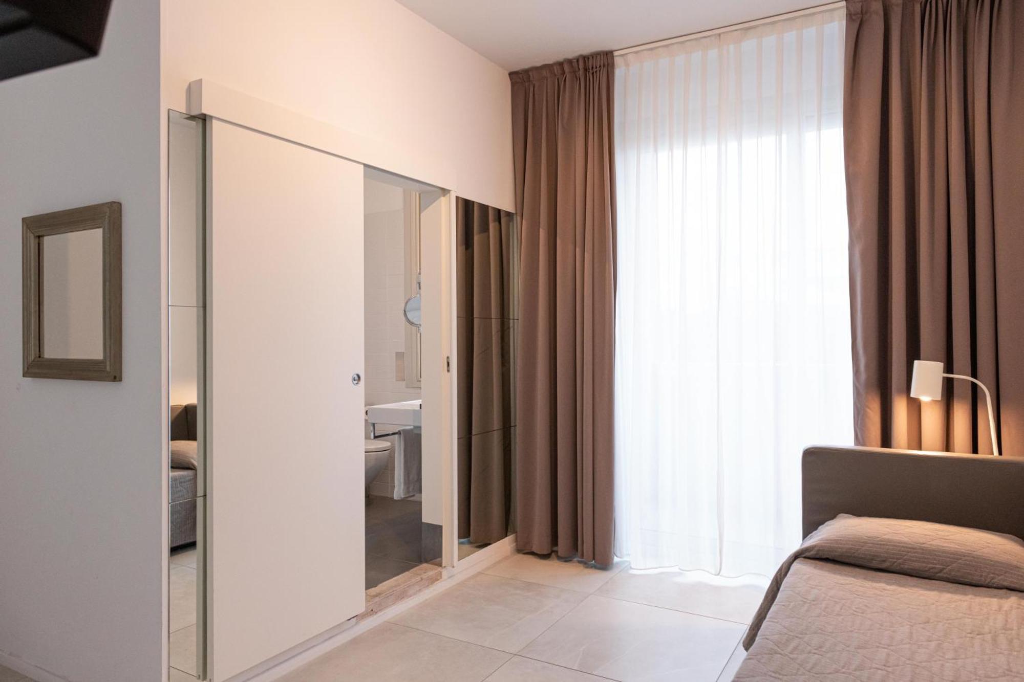 Perla Verde Hotel Milano Marittima Buitenkant foto