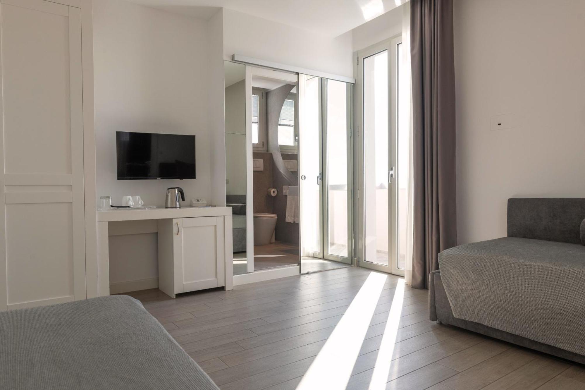 Perla Verde Hotel Milano Marittima Buitenkant foto