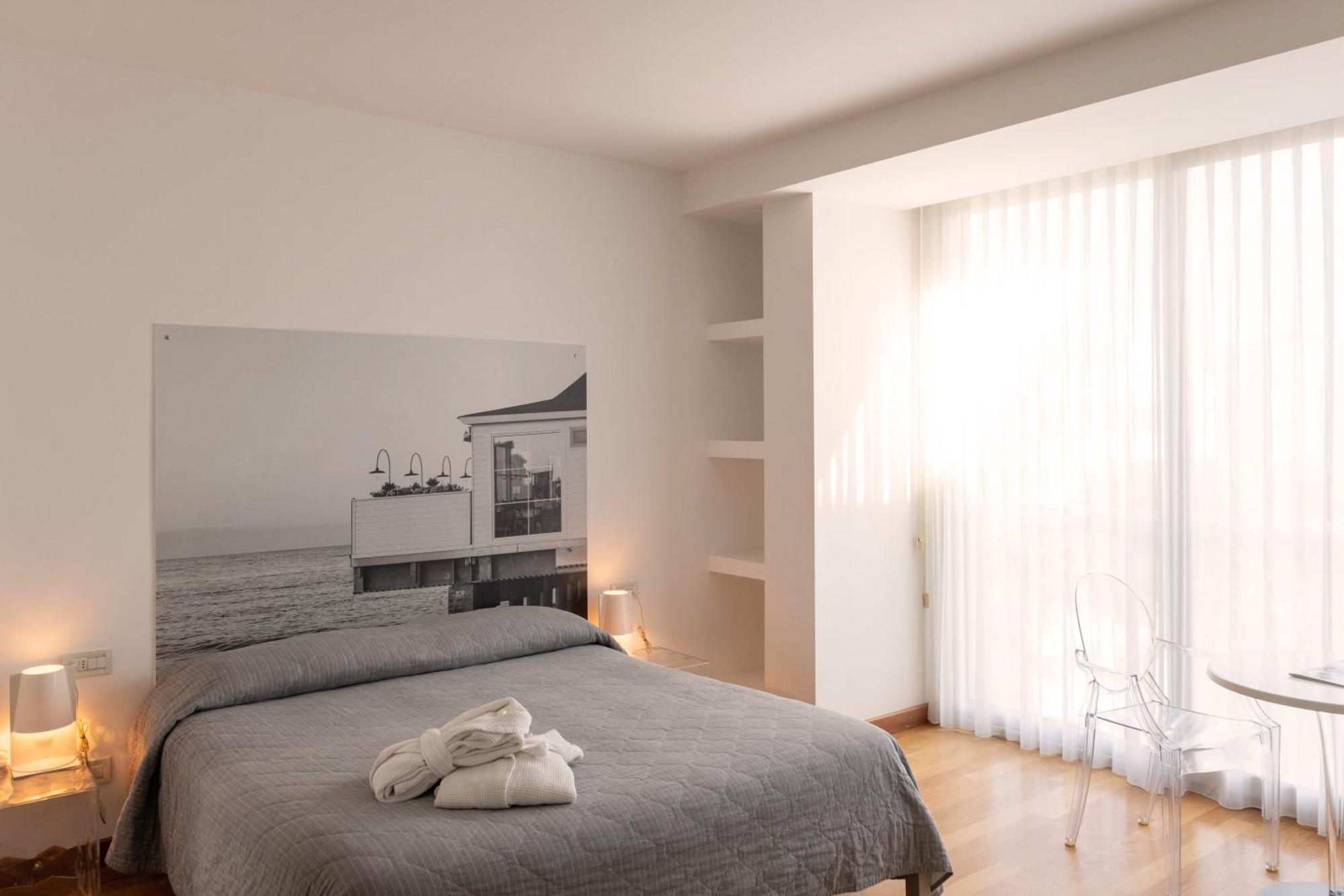 Perla Verde Hotel Milano Marittima Buitenkant foto