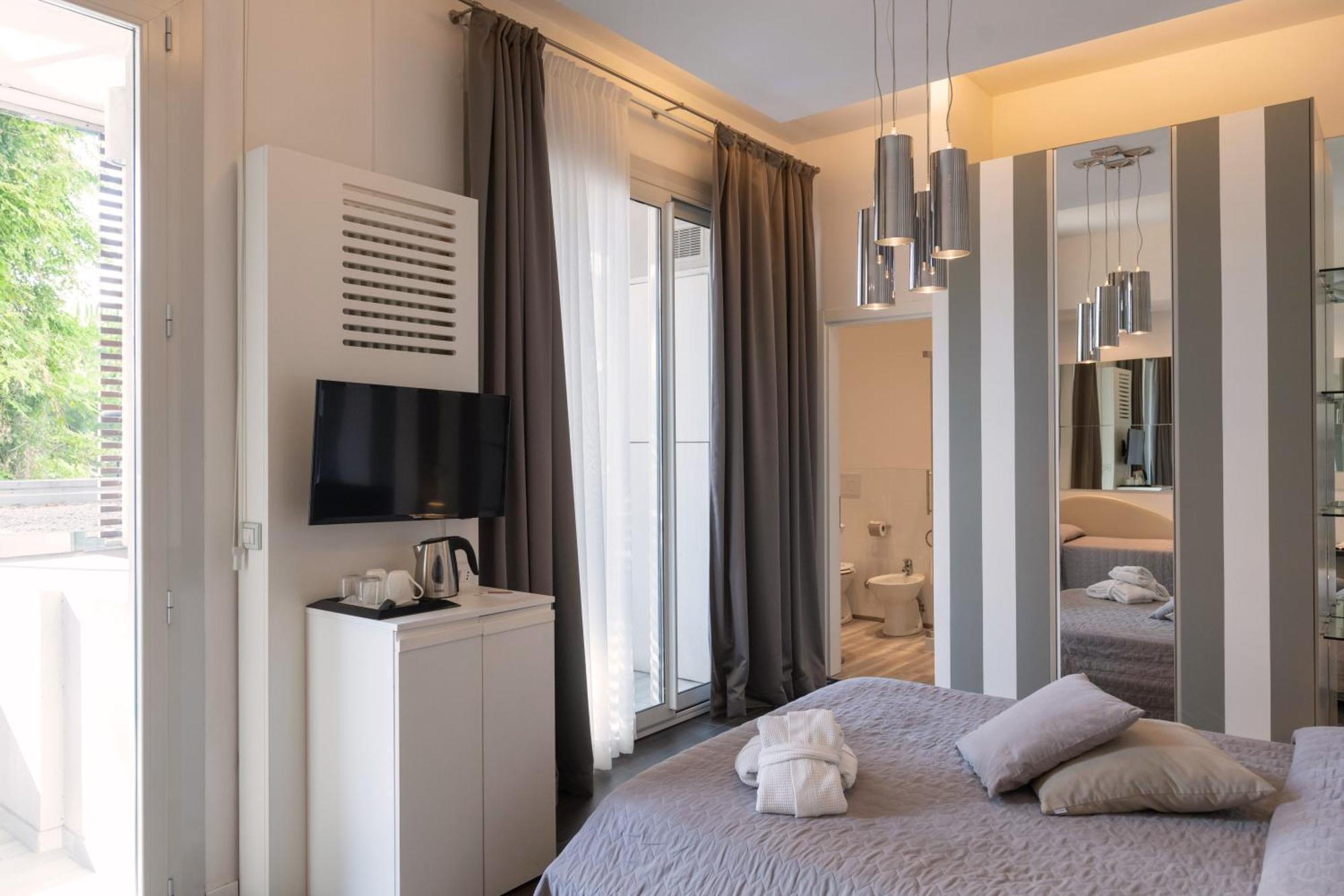 Perla Verde Hotel Milano Marittima Buitenkant foto
