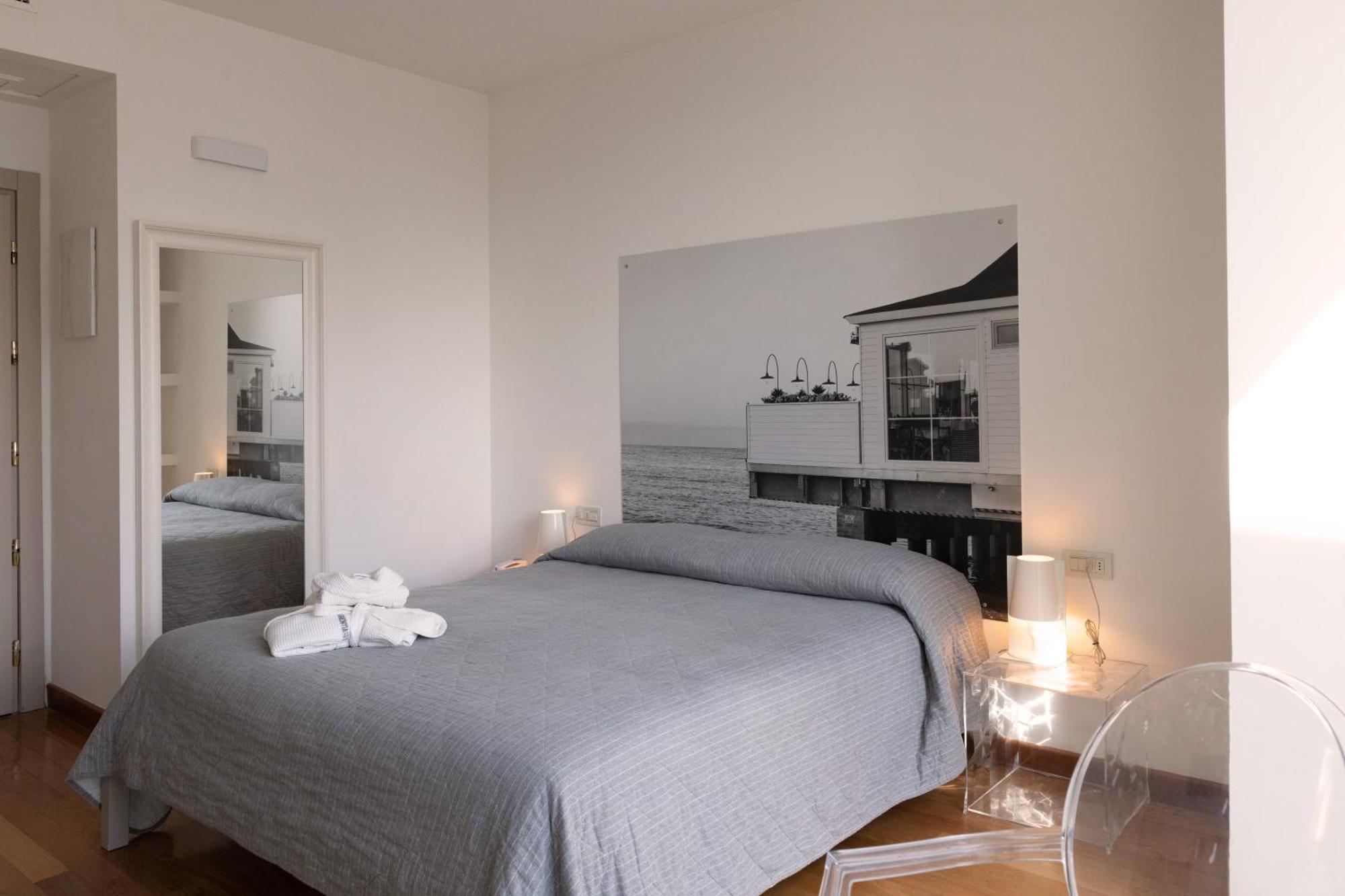 Perla Verde Hotel Milano Marittima Buitenkant foto