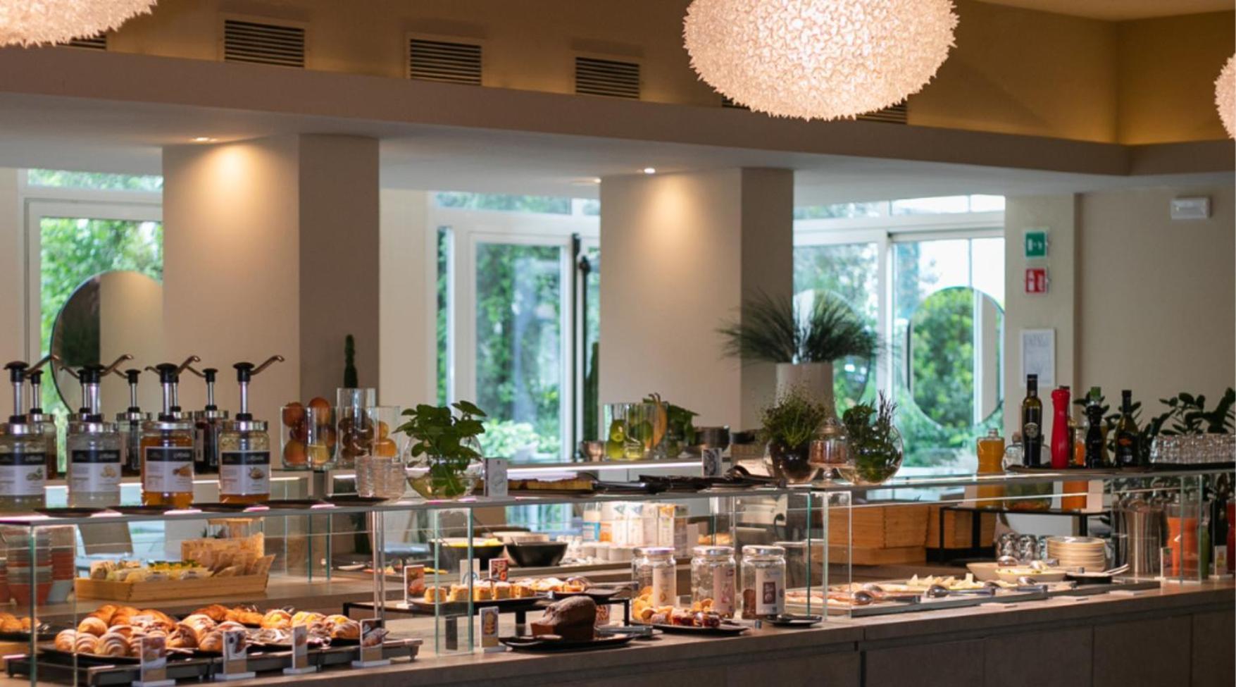 Perla Verde Hotel Milano Marittima Buitenkant foto